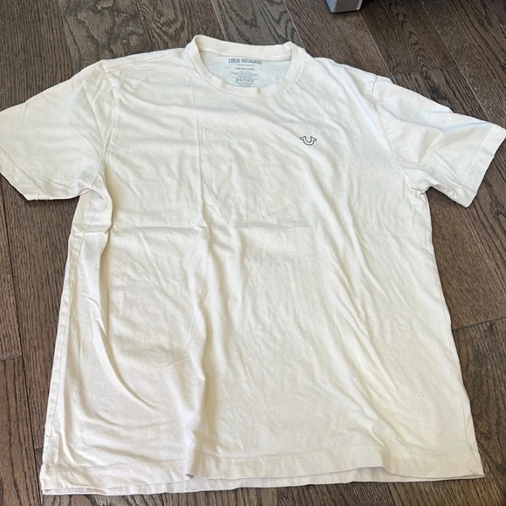 True Religion Cream Short Sleeve Tee XL men’s juniors streetwear sale euc